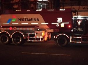 Diduga Mabuk-Lawan Arah, Pemotor di Denpasar Tabrak Truk Pertamina