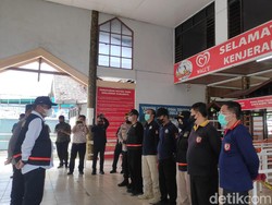 2 Tim Labfor Olah TKP Perosotan Kenpark Ambrol, Ini yang Diselidiki