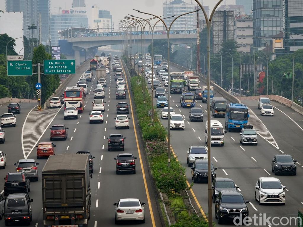 Padatnya Kota Jakarta saat Masa Libur Lebaran Berakhir