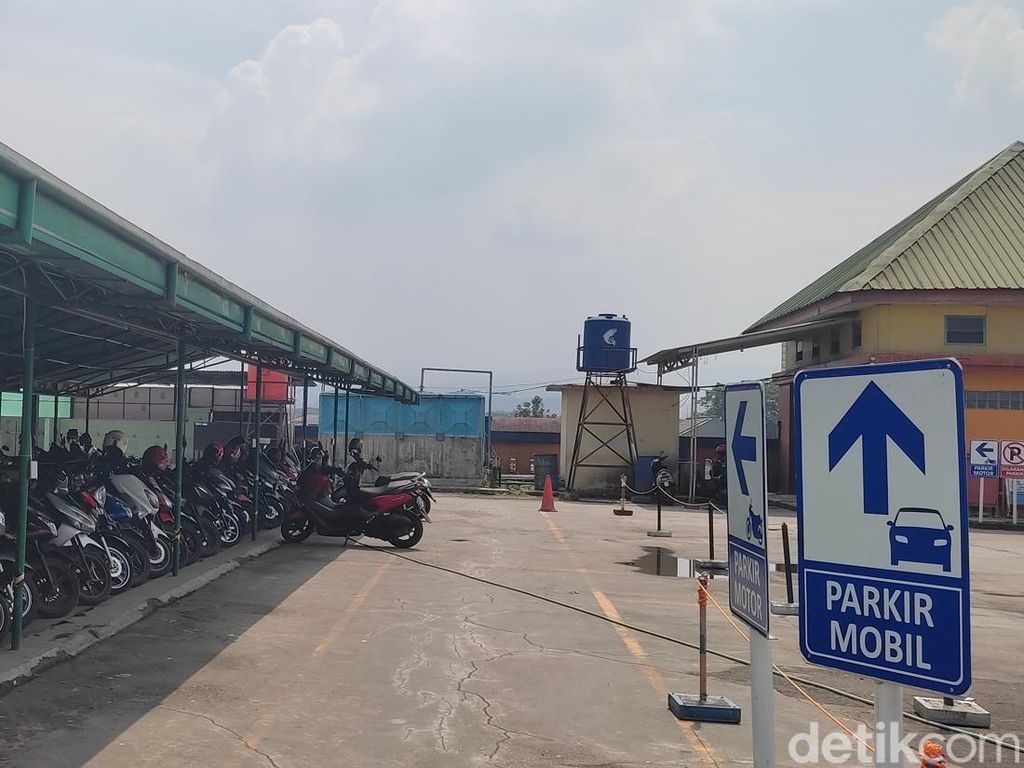 Pengelola Pasar Andir Buka Suara soal Heboh Getok Tarif Parkir Pengelola Pasar Andir Buka Suara soal Heboh Getok Tarif Parkir
