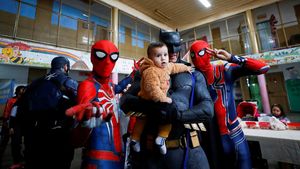 Melihat Aksi Superhero Hibur Anak-anak Narapidana di Argentina