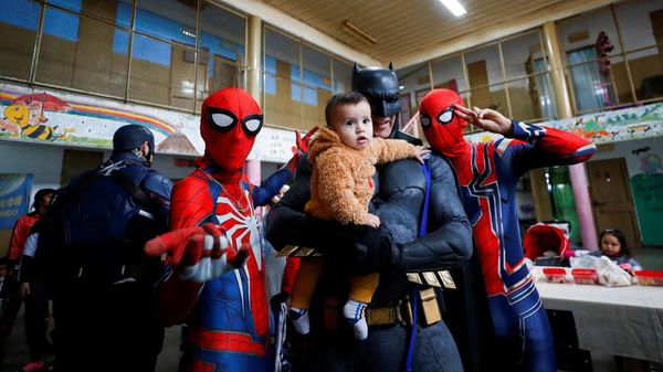 Melihat Aksi Superhero Hibur Anak-anak Narapidana di Argentina