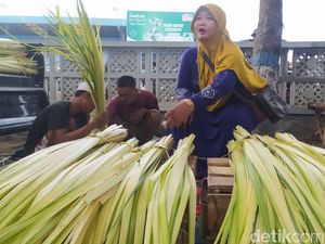 Mengenal Bleketepe, Anyaman Daun Kelapa Simbol Acara Pernikahan
