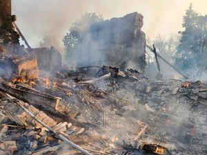 Inggris-Prancis Serukan Lebih Banyak Senjata untuk Ukraina