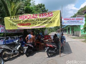 Warga Blokade TPST Piyungan 24 Jam, Puluhan Truk Sampah Diputar Balik
