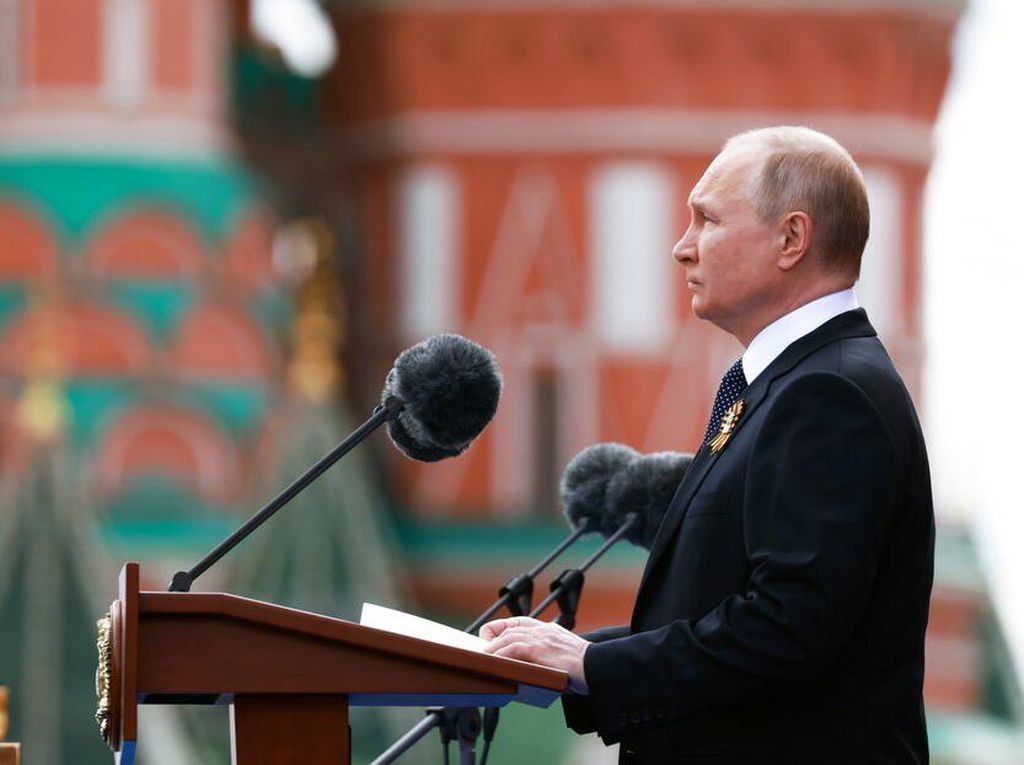 Viral Lagi Rumor Putin Sakit, Tubuhnya Disebut Terlihat Gemetar-Berjuang Berdiri