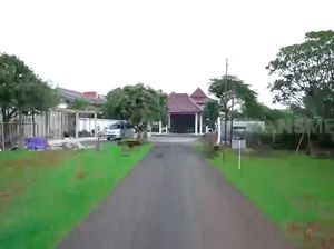 8 Potret Rumah Roy Marten, Ala Pedesaan di Atas Lahan 5.000 Meter Persegi 8 Potret Rumah Roy Marten, Ala Pedesaan di Atas Lahan 5.000 Meter Persegi