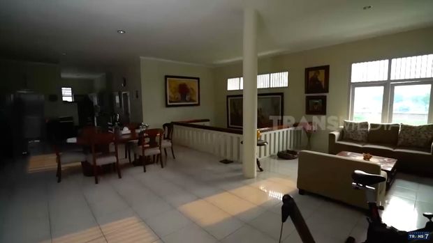 rumah Roy Marten rumah Roy Marten