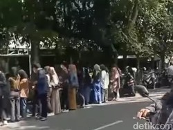 Viral Antrean Pengunjung Bioskop hingga ke Pinggir Jalan di Sukabumi!