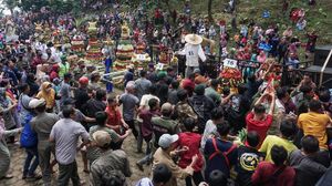 Melihat Lebih Dekat Tradisi Syawalan Gunungan Megono