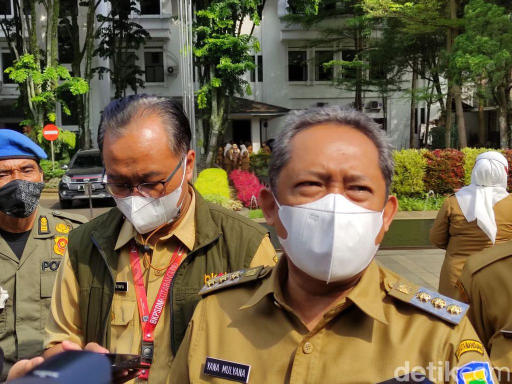 Wali Kota Bandung Tak Mau Gegabah soal Pelonggaran Buka Masker