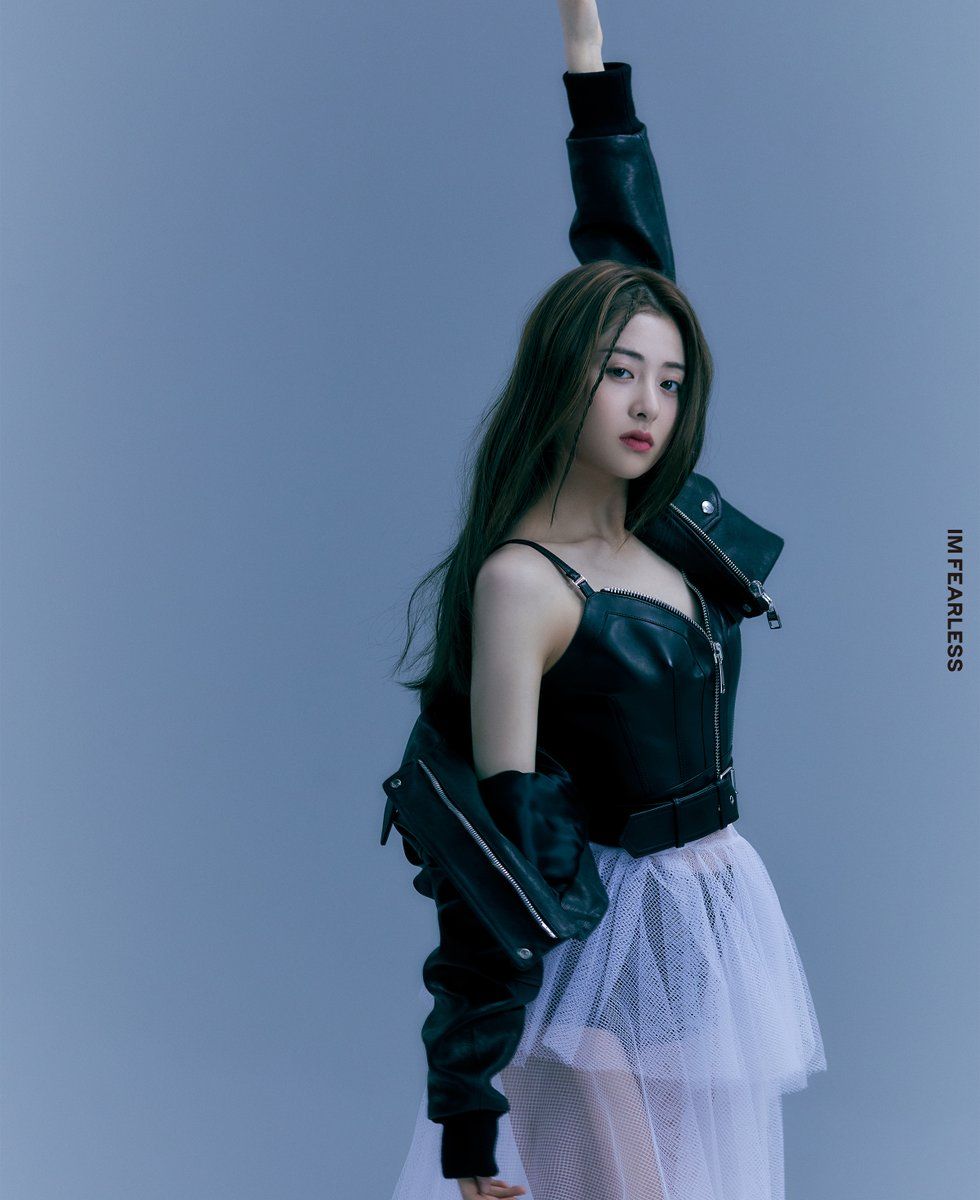 Yunjin LE SSERAFIM Yunjin LE SSERAFIM