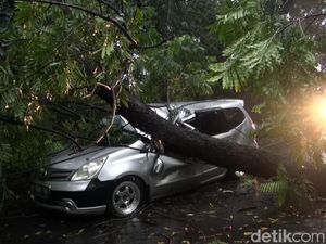 Angin Puting Beliung Terjang Subang: 21 Titik Terdampak-7 Orang Luka