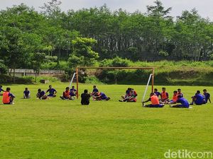 Tak Dapat Tiket Arus Balik Lebaran, 2 Pemain Arema FC Absen Latihan Perdana