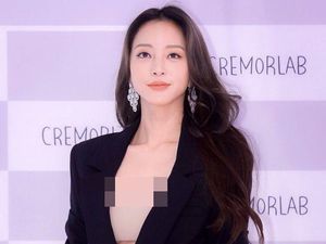 Han Ye Seul Bantah Pakai Filler Bahu, Penampilan Terbarunya Tuai Sorotan Han Ye Seul Bantah Pakai Filler Bahu, Penampilan Terbarunya Tuai Sorotan