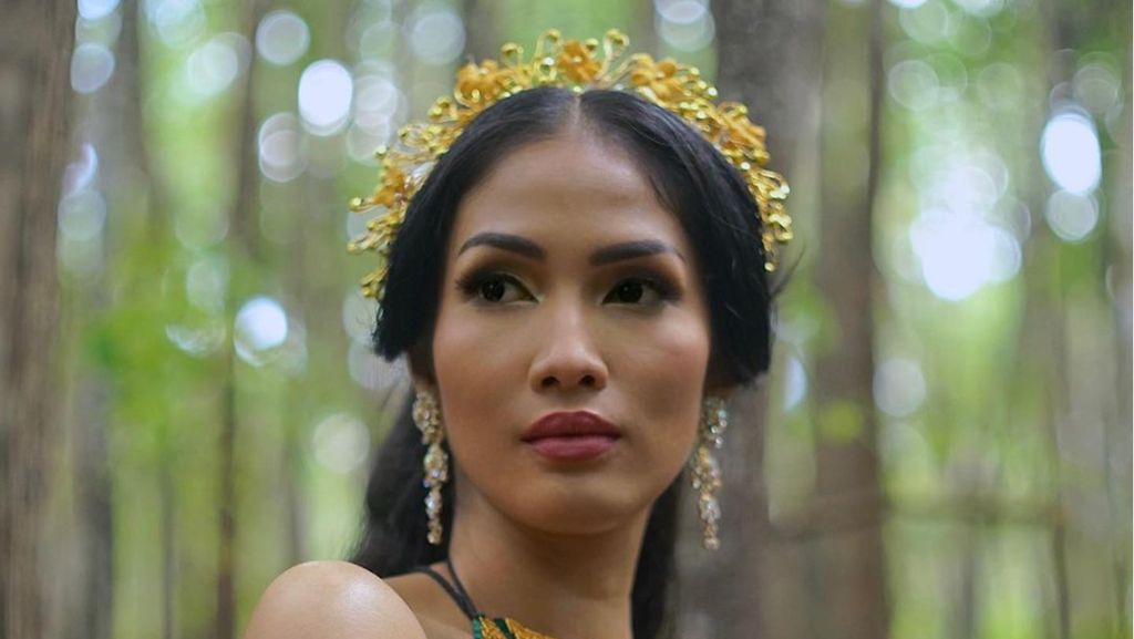8 Pesona Aulia Sarah, Pemeran Hantu Cantik Badarawuhi di Film KKN Desa Penari