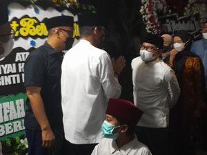 Datang Melayat, Cak Imin dan Sandiaga Kenang Lily Wahid Sosok Berintegritas Datang Melayat, Cak Imin dan Sandiaga Kenang Lily Wahid Sosok Berintegritas