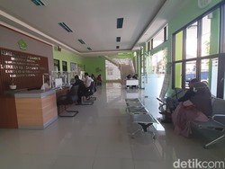 Puluhan Calon Jemaah Haji Tasikmalaya Minta Kepastian Berangkat