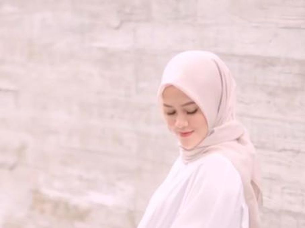 Henny Rahman Ramai Disebut Hamil Anak Alvin Faiz Gegara Hal Ini Henny Rahman Ramai Disebut Hamil Anak Alvin Faiz Gegara Hal Ini