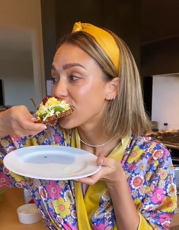 Jessica Alba tetap bugar di usia 41 tahun/foto: tiktok.com/jessicaalba Jessica Alba tetap bugar di usia 41 tahun/foto: tiktok.com/jessicaalba