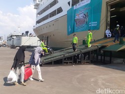 Seribuan Pemudik Kapal Gratis Semarang Balik ke Jakarta Hari Ini