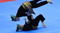 Melihat Aksi Riska-Ririn Kalahkan Pesilat Filipina
