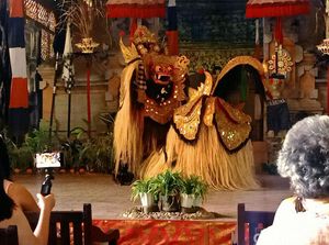 Tari Barong Bali: Sejarah, Jenis, dan Lokasi Pertunjukannya