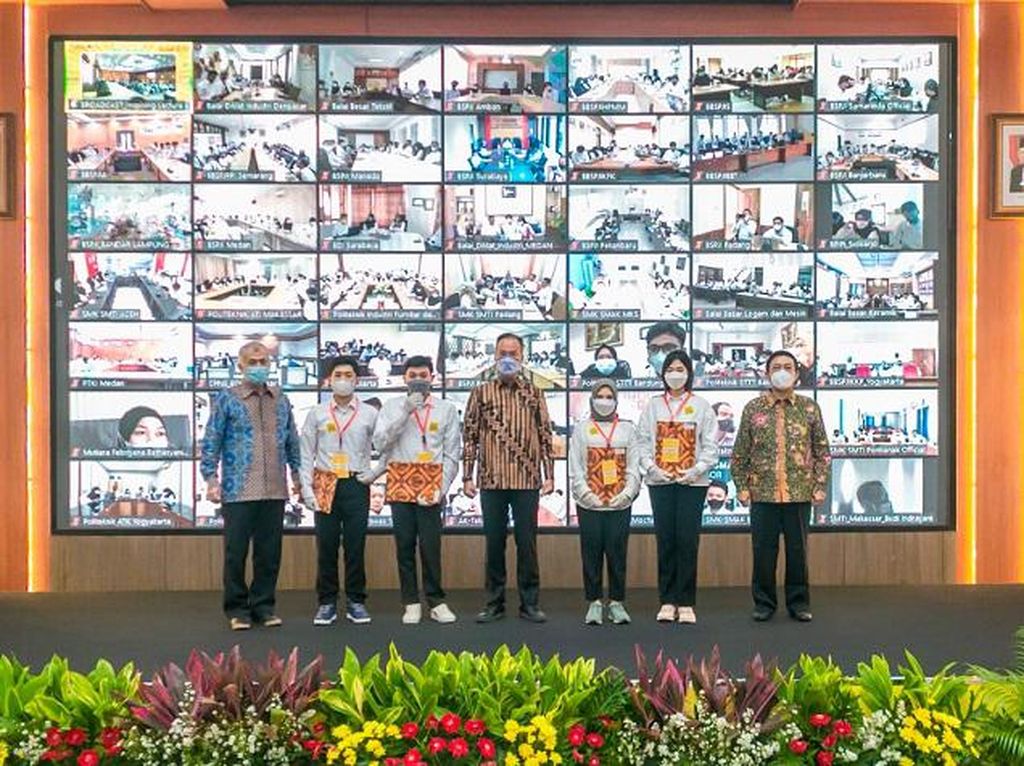 Beri Wejangan CPNS Kemenperin, Agus Gumiwang: Harus Lincah Terhadap Perubahan Beri Wejangan CPNS Kemenperin, Agus Gumiwang: Harus Lincah Terhadap Perubahan