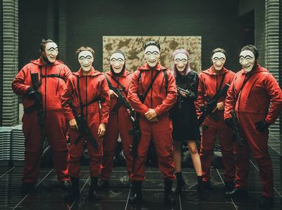 Kenalan dengan 8 Anak Buah Profesor di Money Heist Korea