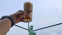 Ngopi Bareng Patung Liberty di Jaksel