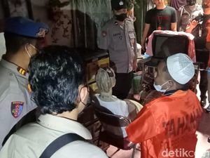 12 Adegan dalam Rekonstruksi Kasus Cucu Bunuh Nenek di Probolinggo