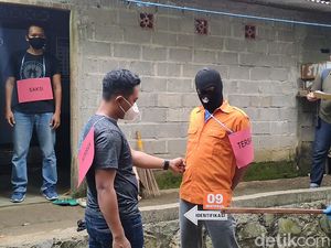 Polisi Gelar Reka Ulang Pria Tewas di Tangan Selingkuhan Istrinya
