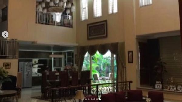 7 Potret Rumah Andre Taulany yang Dijual Rp 8,5 M, Garasinya Muat 9 Mobil