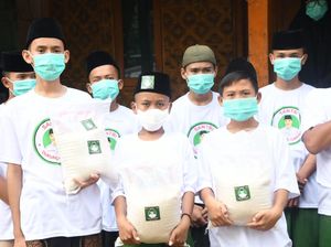 Santri Dukung Ganjar Lampung Silaturahmi ke Pesantren & Beri Sembako
