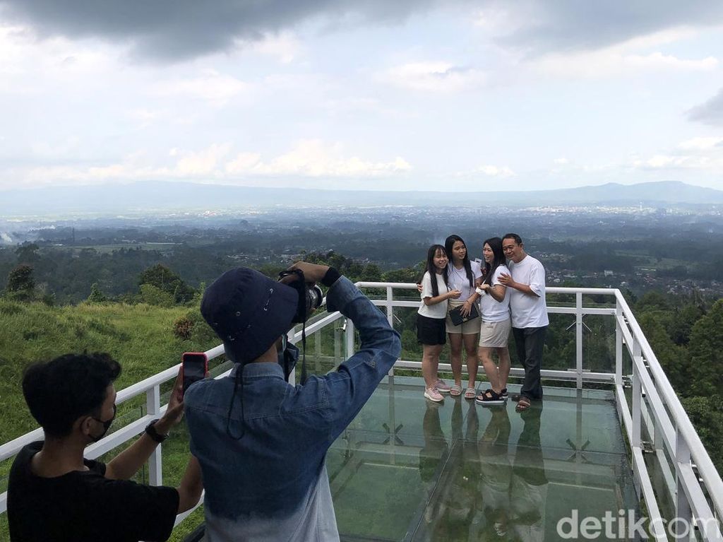 Sudah ke Sini Belum? Kafe yang Hits Buat Ngeliat Purwokerto dari Atas Sudah ke Sini Belum? Kafe yang Hits Buat Ngeliat Purwokerto dari Atas
