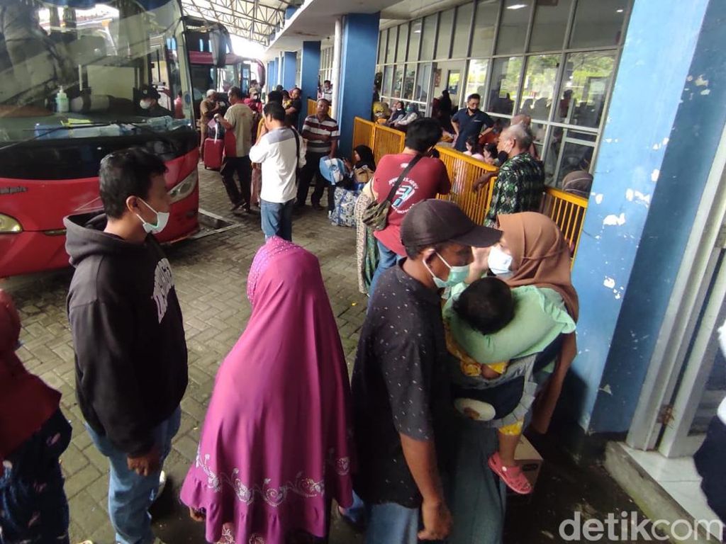H+8 Lebaran, Terminal Wonogiri Masih Dipadati Pemudik H+8 Lebaran, Terminal Wonogiri Masih Dipadati Pemudik