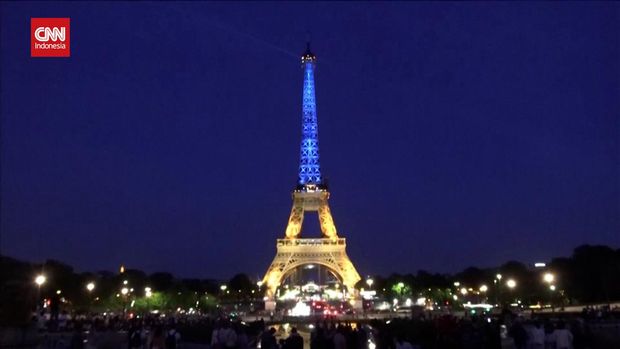 Menara Eiffel Paris tunjukkan dukungan terhadap Ukraina.
