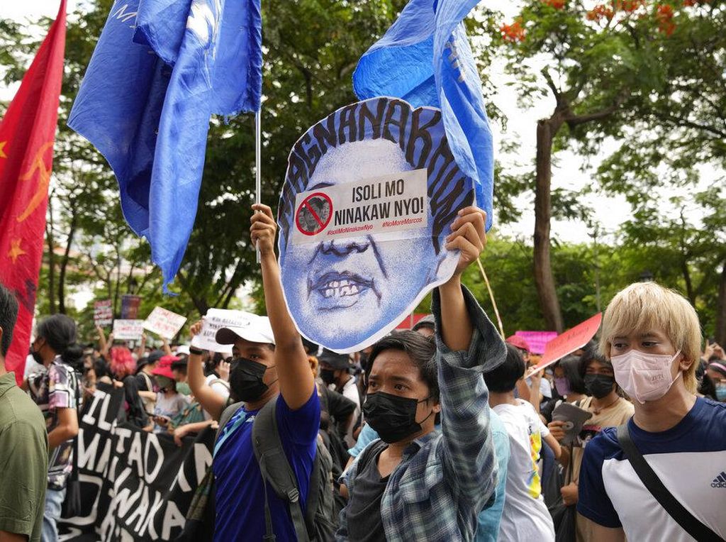 Unjukrasa Tolak Dinasti Marcos yang Diprediksi Menang Pemilu Filipina