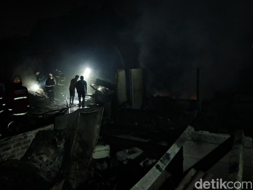 Cerita Pedagang Pasar Ciputat Rugi Rp 70 Juta Akibat Lapak Ludes Terbakar