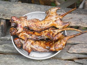 7 Makanan Ekstrem Indonesia yang Patut Dicicipi Menurut Situs Wisata Terkenal