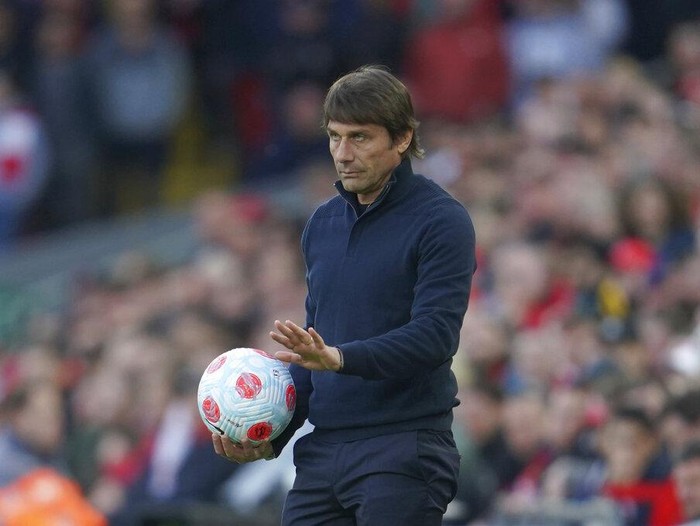 Tottenham's head coach Antonio Conte gestures during the English Premier League soccer match between Liverpool and Tottenham Hotspur at Anfield stadium in Liverpool, England, Saturday, May 7, 2022. (AP Photo/Jon Super)