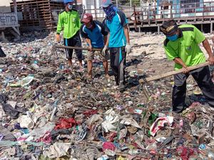 DLH Sampang Kewalahan Tangani Sampah di Pulau Mandangin DLH Sampang Kewalahan Tangani Sampah di Pulau Mandangin