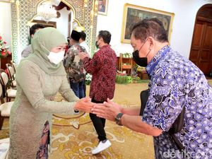 Halalbihalal dengan Kepala Daerah, Khofifah Bawa Pesan Jatim Bangkit Halalbihalal dengan Kepala Daerah, Khofifah Bawa Pesan Jatim Bangkit