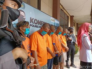 Perampok Nasabah Bank Bermodus Kempiskan Ban Mobil di Probolinggo Tertangkap Perampok Nasabah Bank Bermodus Kempiskan Ban Mobil di Probolinggo Tertangkap