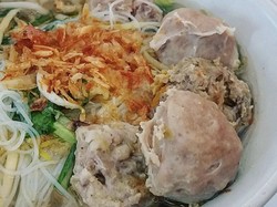 Bakso Arief Bandung Paling Hits, Menunya Ludes dalam 4 Jam Saja!