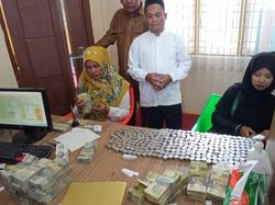 Subhanallah! Calon Jamaah Haji Asal Aceh Daftar Haji Pakai Uang Receh