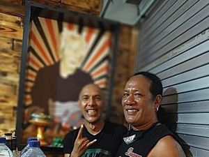 Dong Oman, Warung Arak Bali Legendaris Jujugan Musisi-Artis Beken Dong Oman, Warung Arak Bali Legendaris Jujugan Musisi-Artis Beken