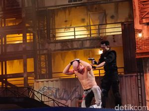 Keren! Lihat Aksi Enggak Biasa Alex Magala di Trans Studio Cibubur