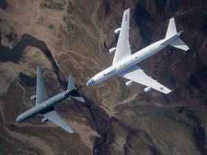 Pesawat Kiamat Donald Trump Terbang Mencurigakan di Tengah Perang Iran Pesawat Kiamat Donald Trump Terbang Mencurigakan di Tengah Perang Iran