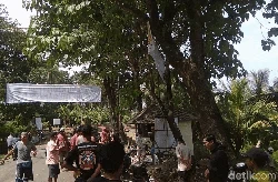 Pos Retribusi Pantai Ujunggenteng Diamuk Warga Sukabumi, Kenapa?